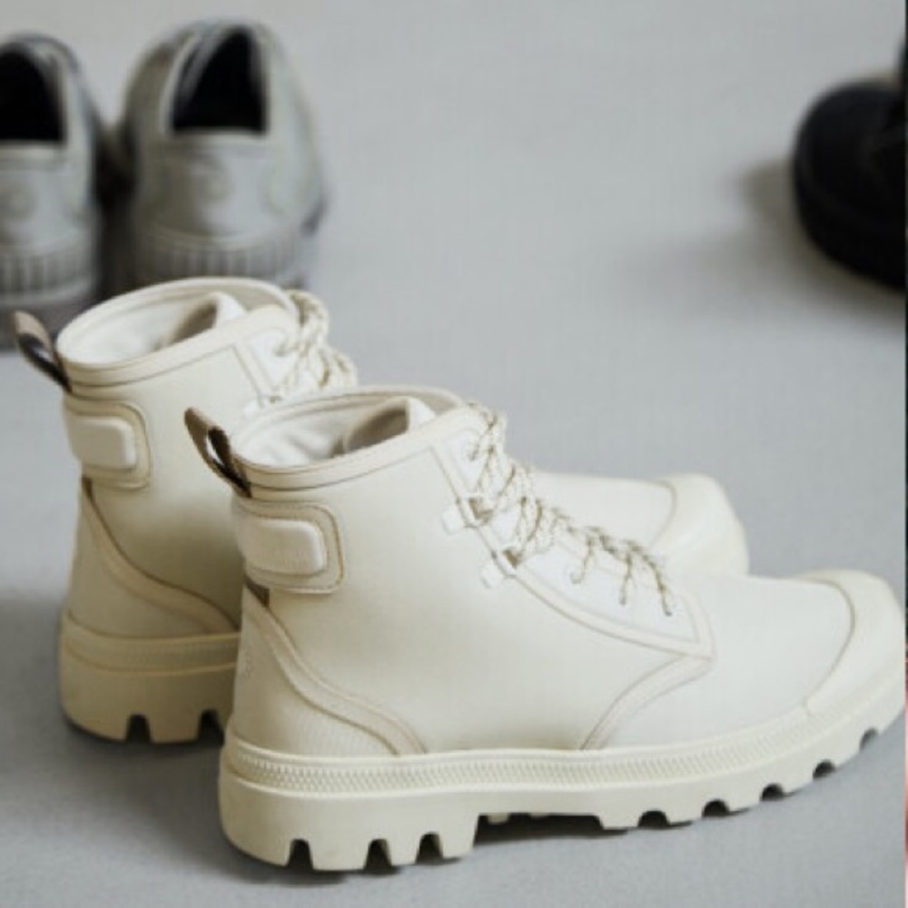 Like new! Rains x Palladium limited edition Pampa high top boots - Picture 12 of 14